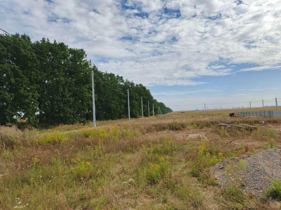 Продам Земельну Дiлянку  5 соток пiд будiвництво.  Котеджне Мiстечко.