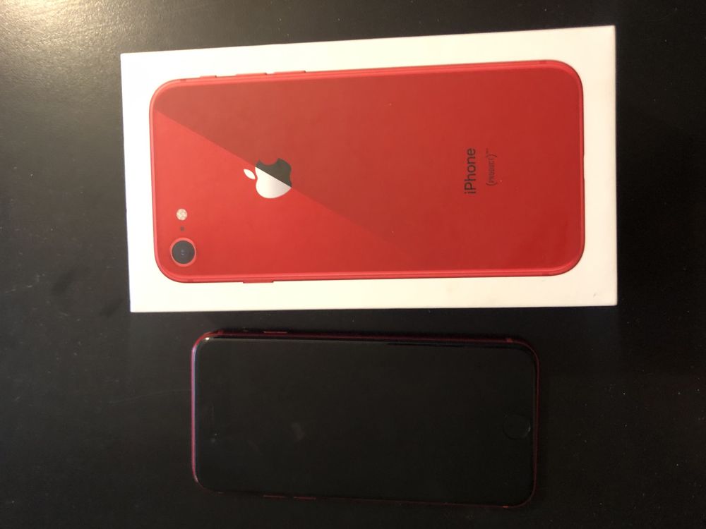 Продам Iphone 8 (RED)
