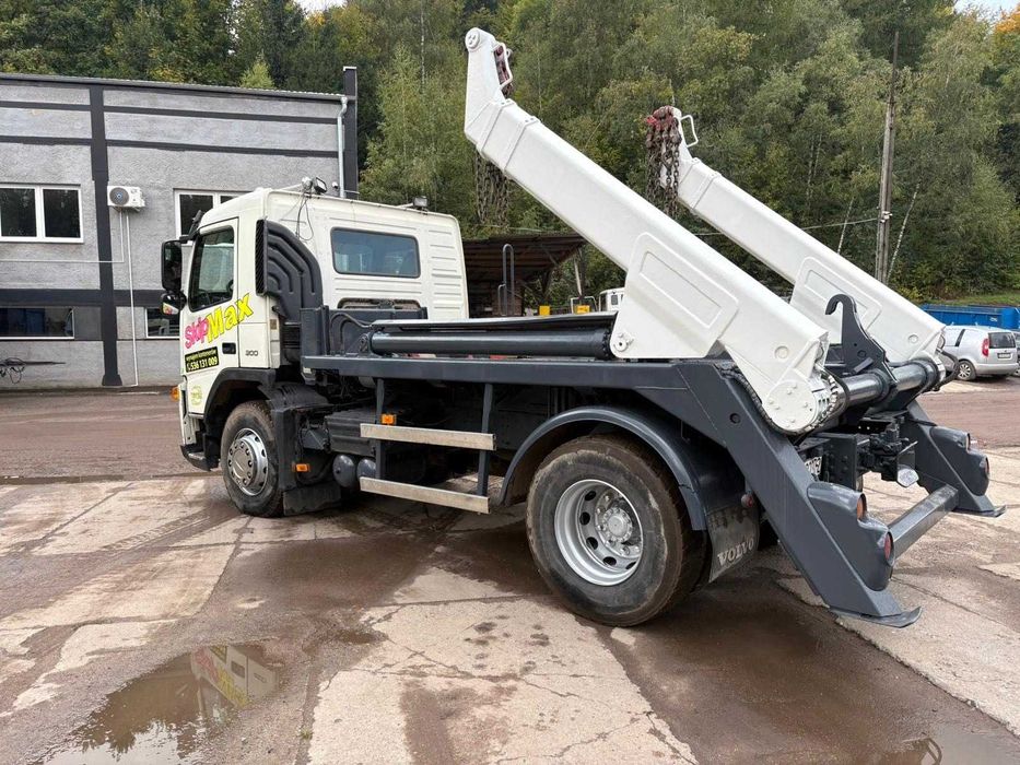 Bramowiec VOLVO FM 300