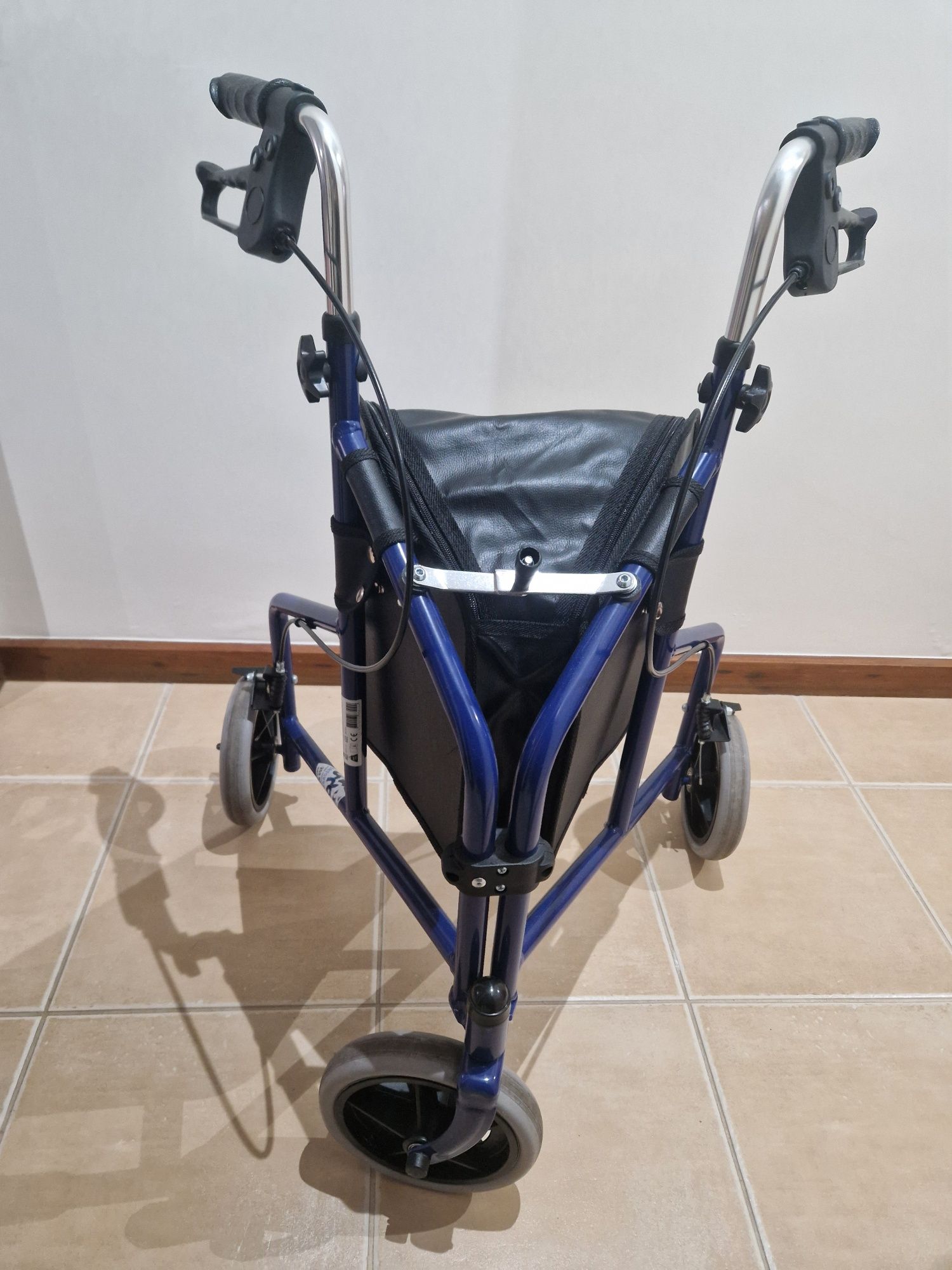 Andarilho para adultos com 3 rodas