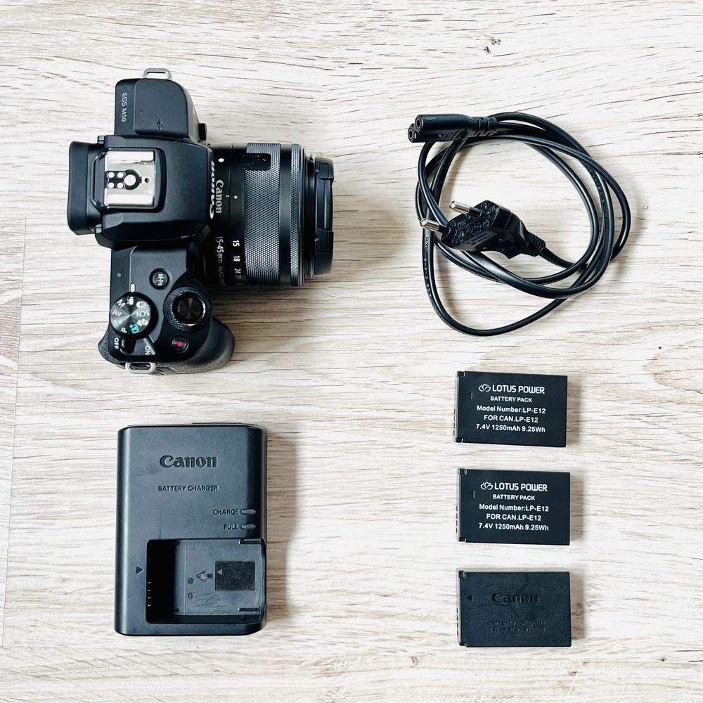 Canon EOS M50 + 2 Baterias