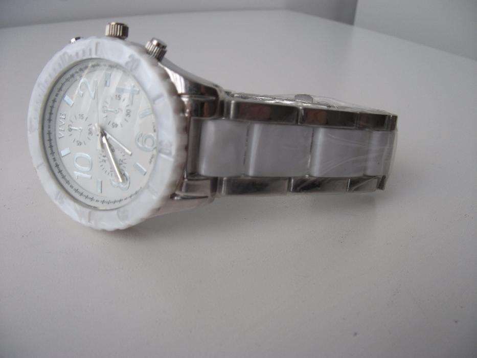 Relógio para Senhora com 2 cores metálico e branco