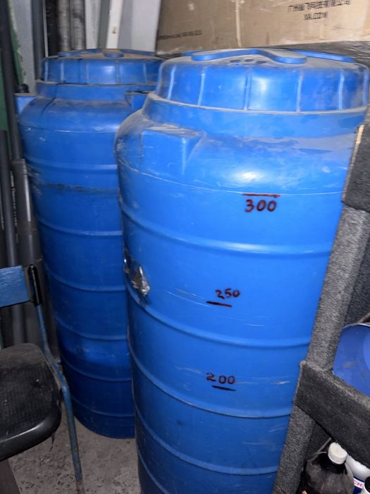 Бочка пластикова 300л