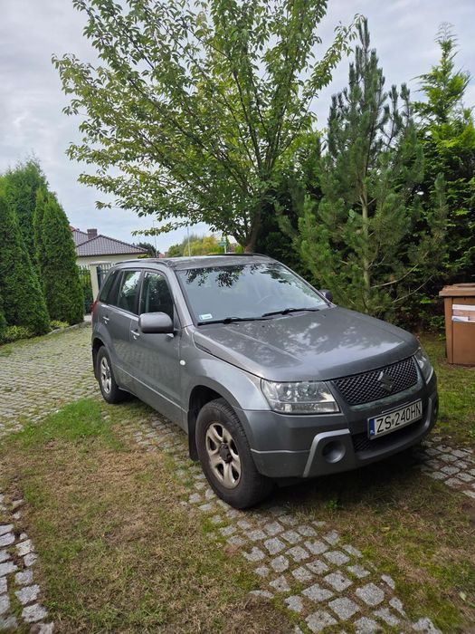 Suzuki Grand Vitara SUV z polskiego salonu