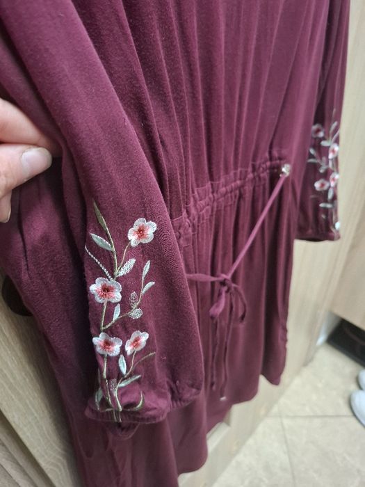 Sukienka bordowa z reserved