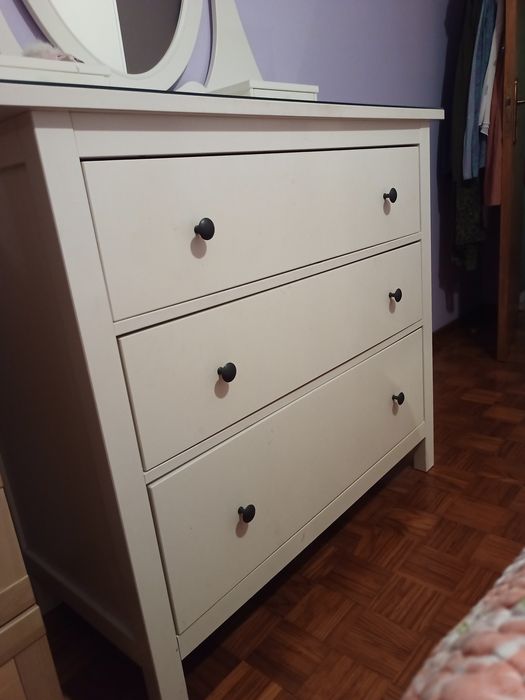 Cómoda branca IKEA hemnes