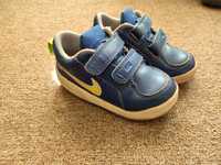 Buty NIKE rozm 23,5