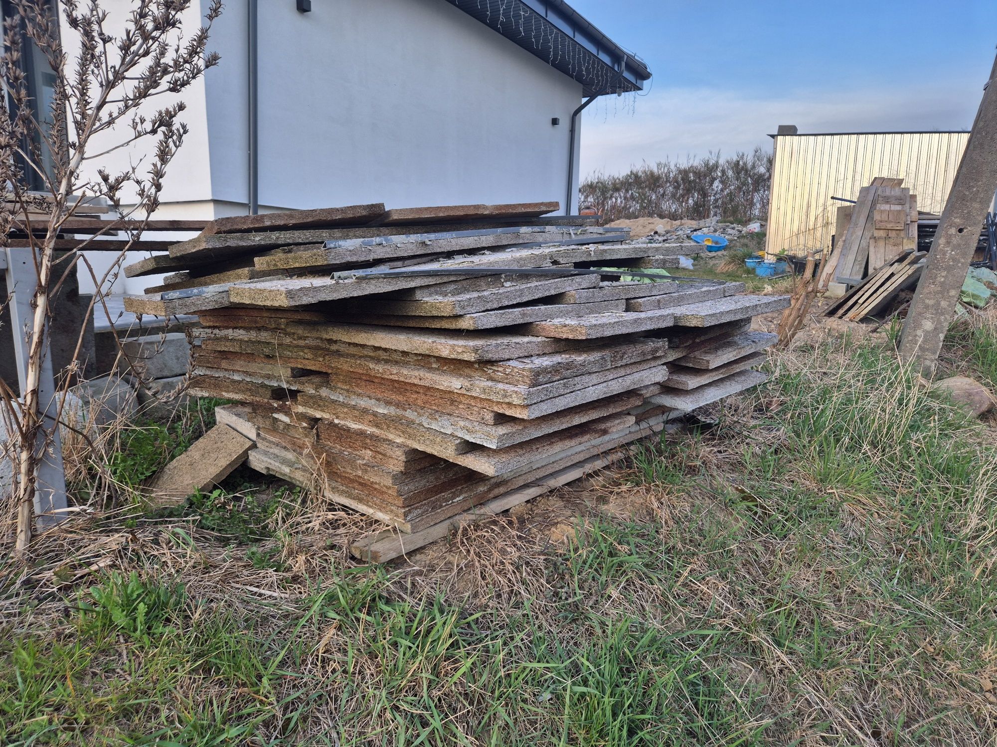Blaty  i płyty OSB oraz HDF o gr 22mm po budowie - szalunki