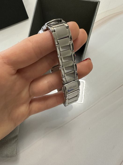 Годинник жіночий Guess