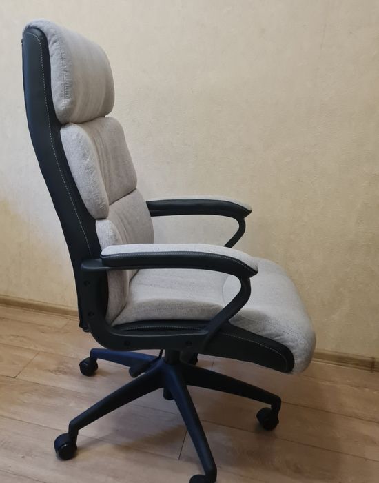 Крісло офісне Jusk