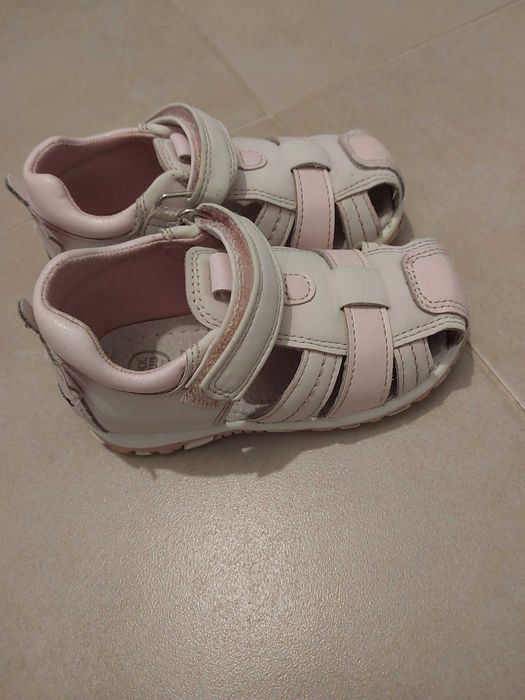 Buty, sandałki rozmiar 22