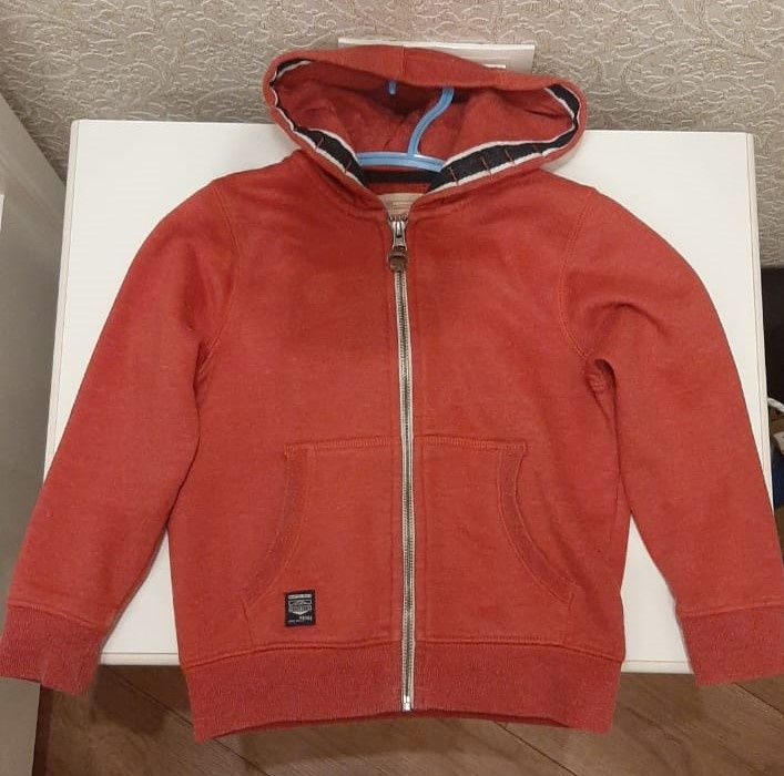 Продам стильную ветровку пайту на мальчика 5-ти лет фирмы NEXT