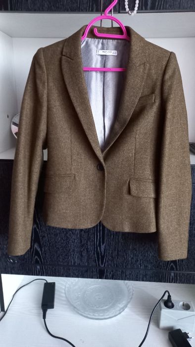 Женский пиджак почти новый,шерсть