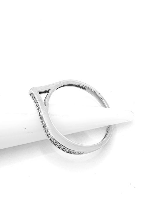 Pierścionek srebrny pr.925 z cyrkoniami r.19