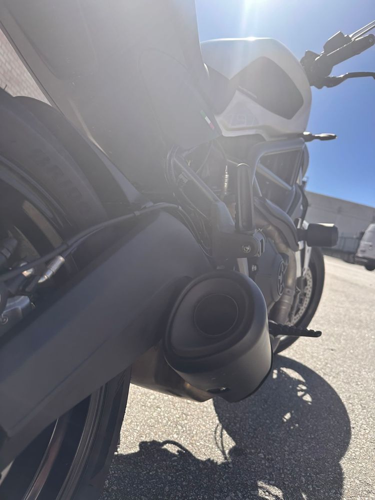 Ducati Monster 797