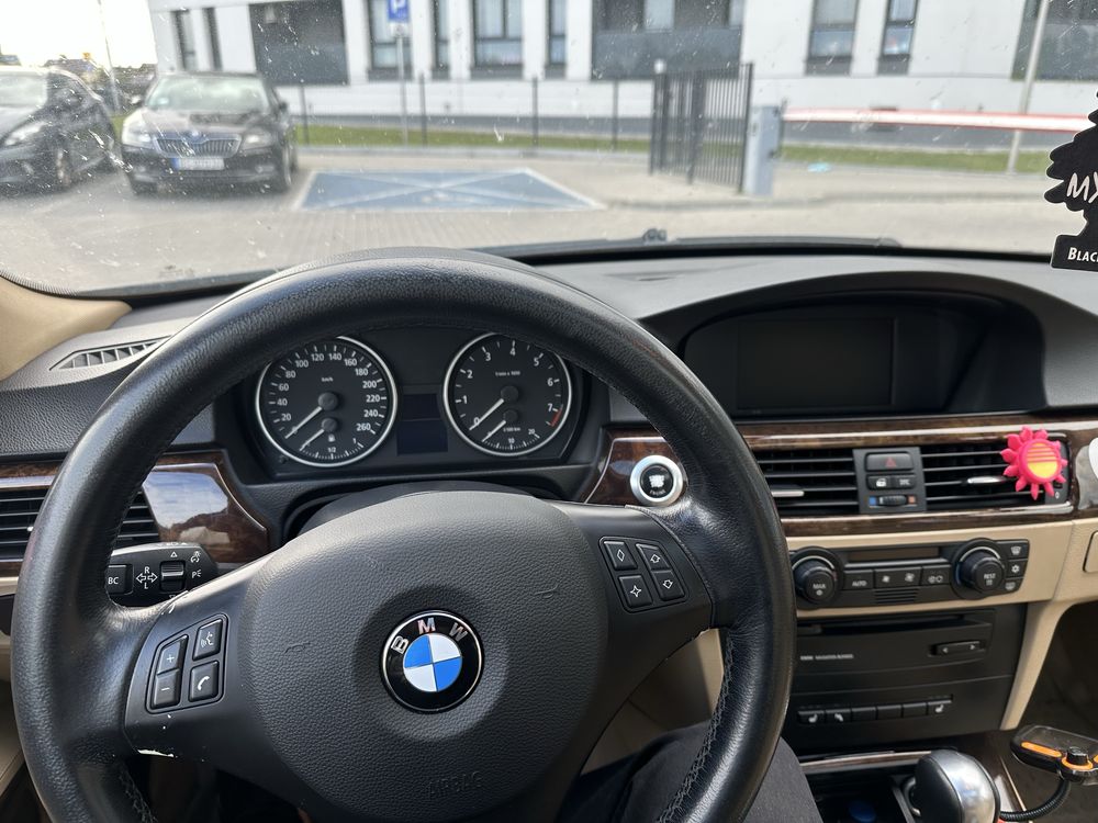 Bmw 325i e90.