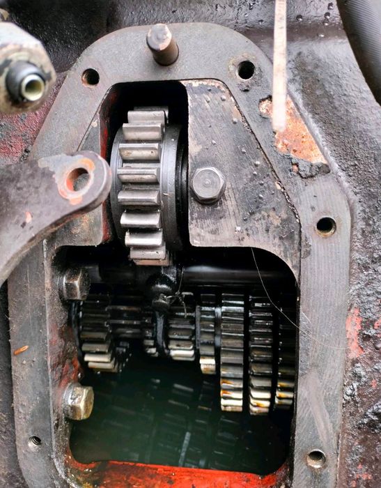 Продам мости коробки до МТЗ 82