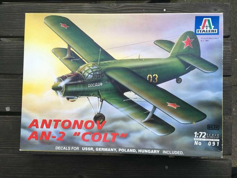 Збірні масштабні моделі літаків в масштабі 1/72