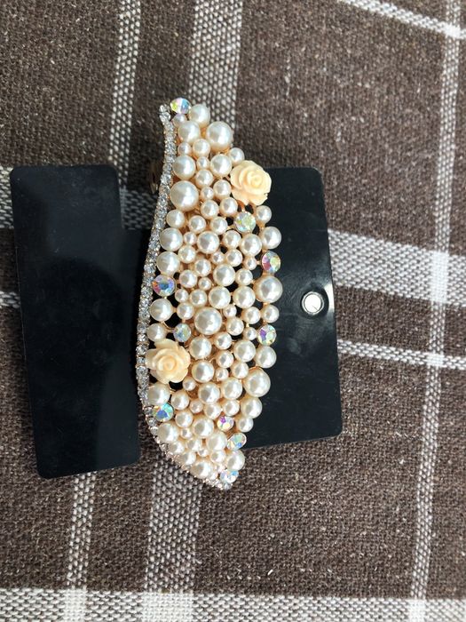 Заколка на волосся