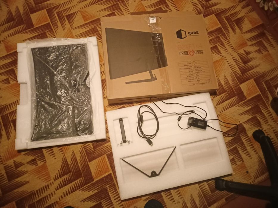 Монитор Qube 144гц игровой как новый