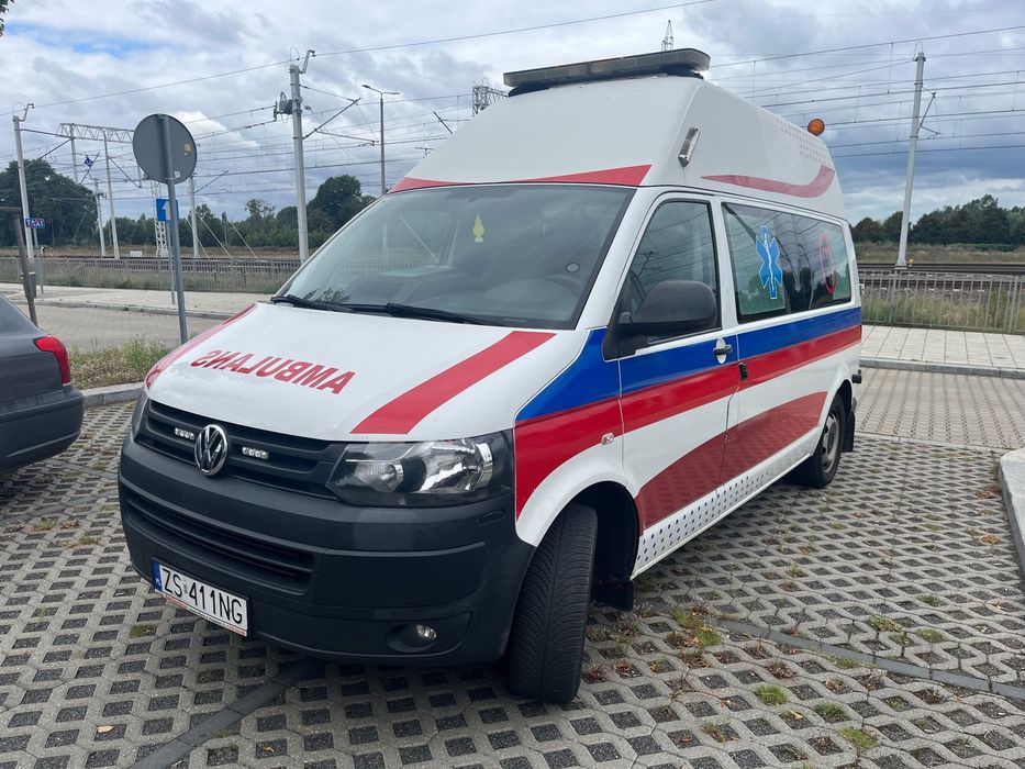 Volkswagen Transporter  Ambulans VW T5 2.0 TDI 140 km