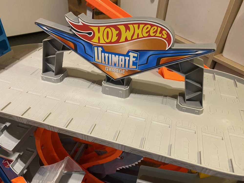 Hotwheels Ultimate Garage Shark