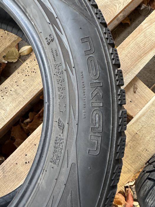 225 60 18 Nokian Hakkapeliitta