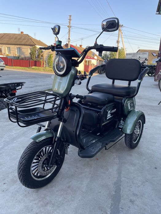 Доставка безкоштовна Трицикл Акумуляторний Corso forte їdemo