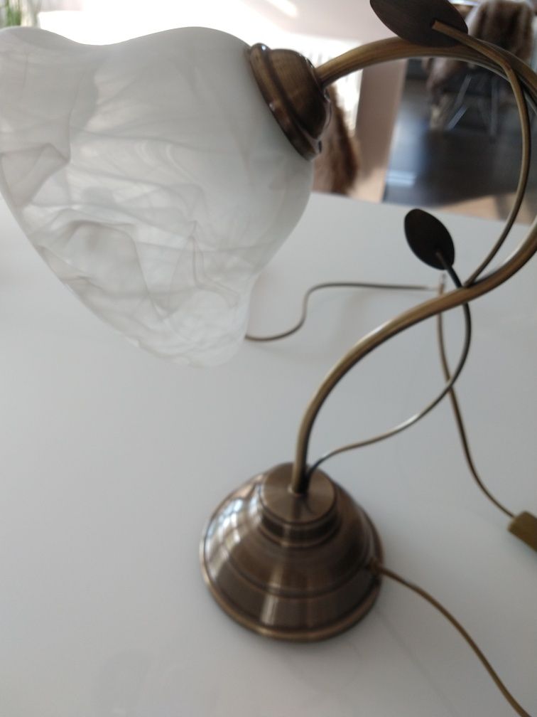 Lampa biurkowa na nocny stolik