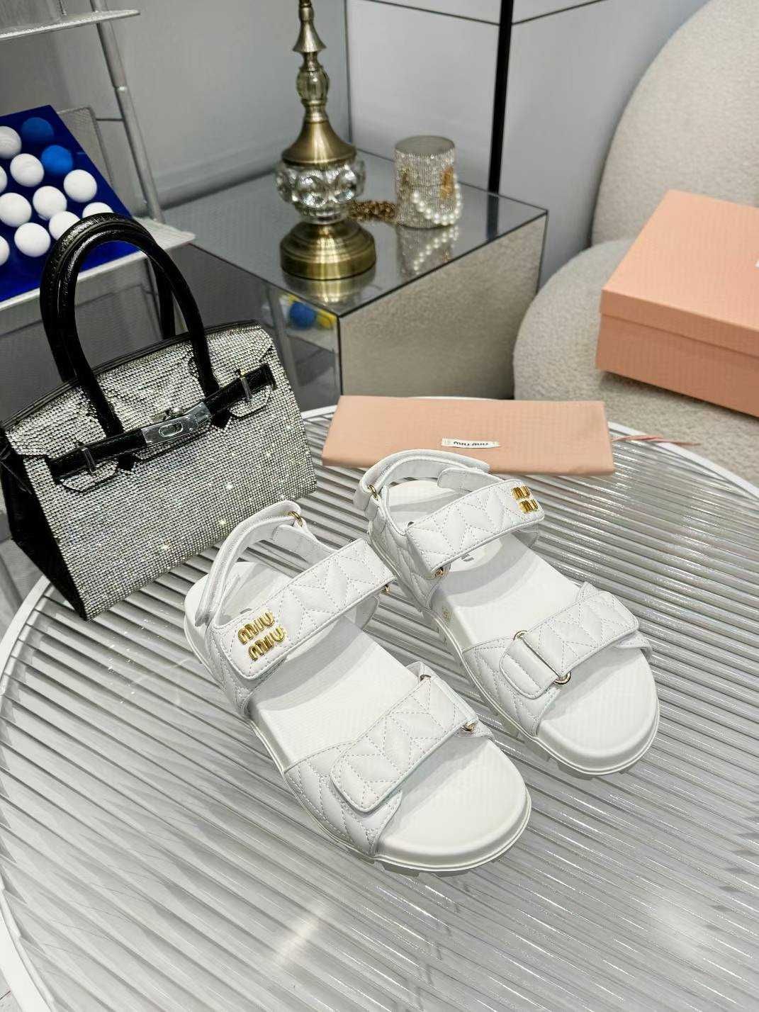 Buty, sandaly klapki, skora 110223