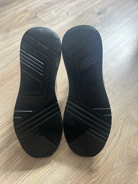 Жіночі оригінальні кроссівки Guess 39-40 розмір