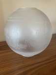 Globo em vidro trabalhado. Para candeeiro