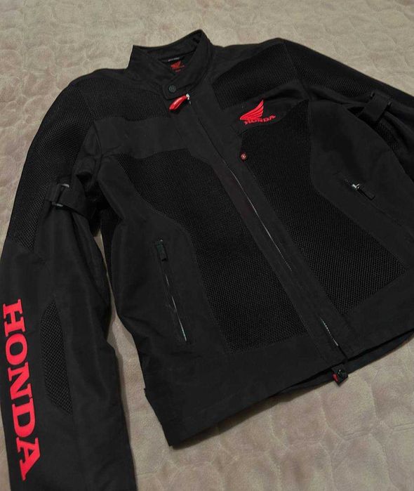продам мото курточку Honda