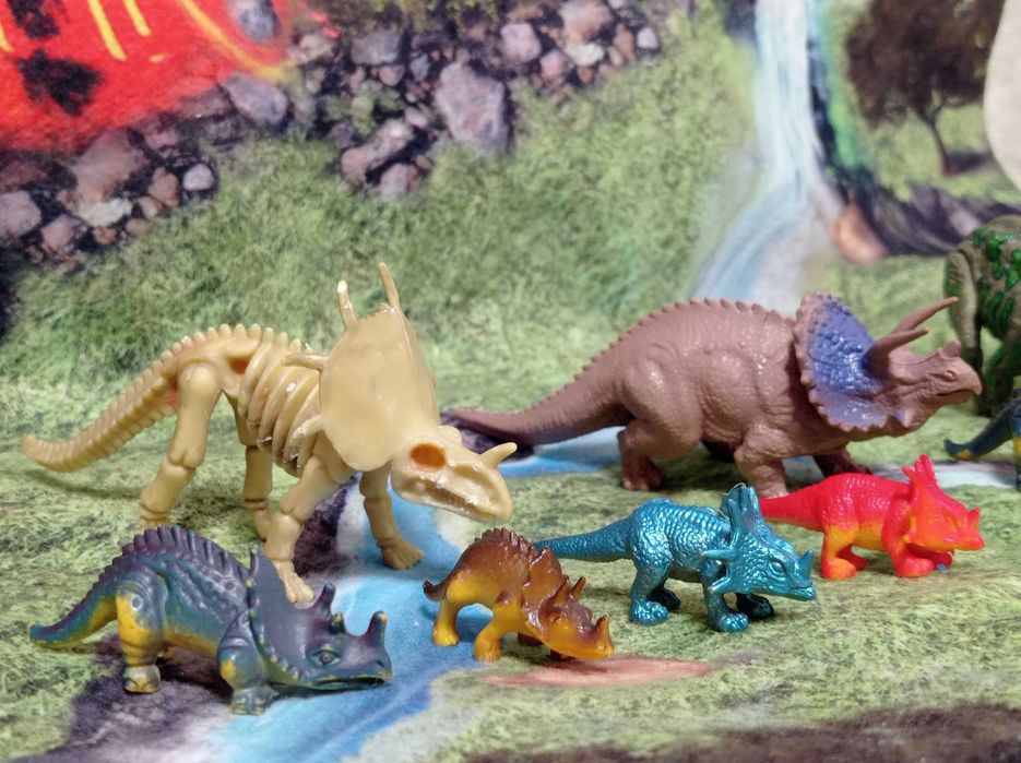 Фігурки динозаврів Цератопси