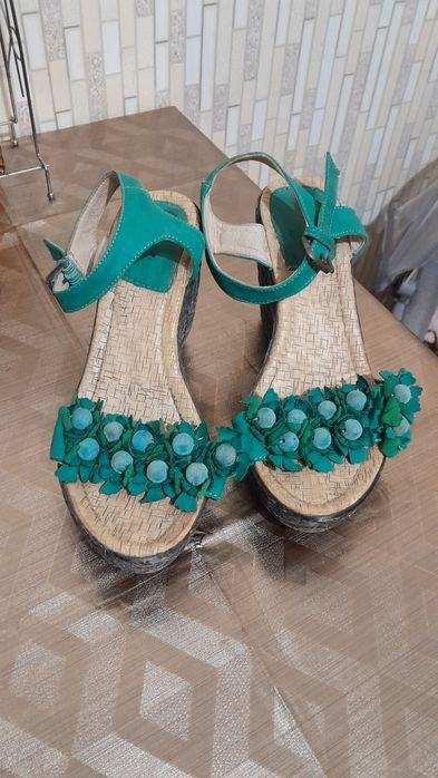 Безкоштовно босоніжки