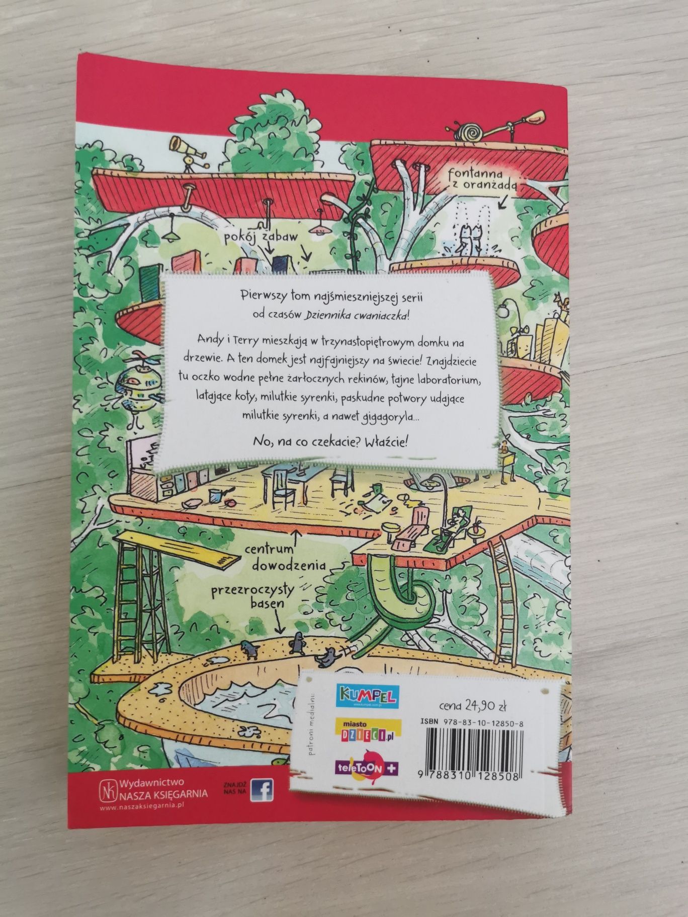 Książka "13-piętrowy domek na drzewie"