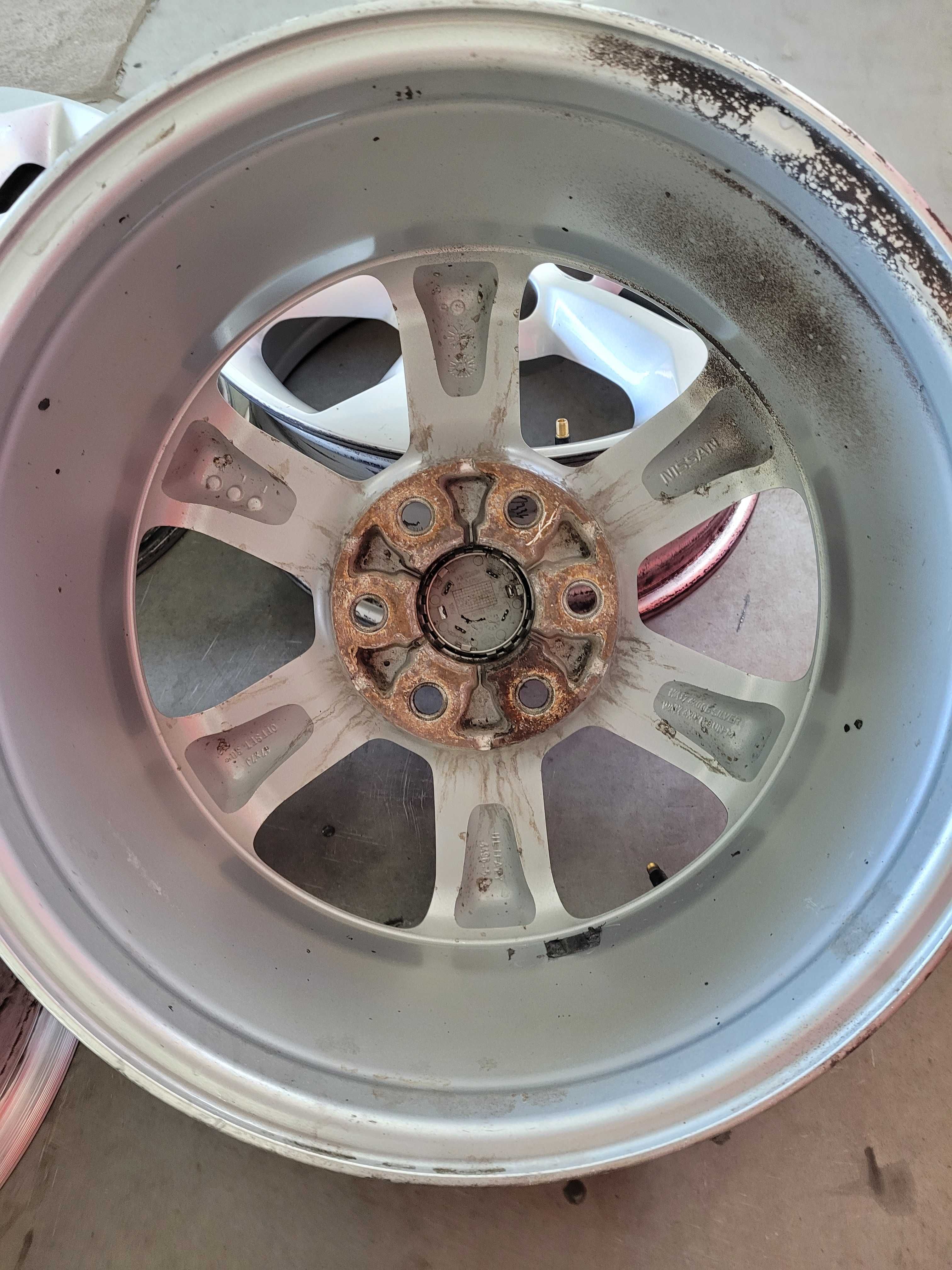 felgi  Nissan R 17 rozstaw 6x114,3