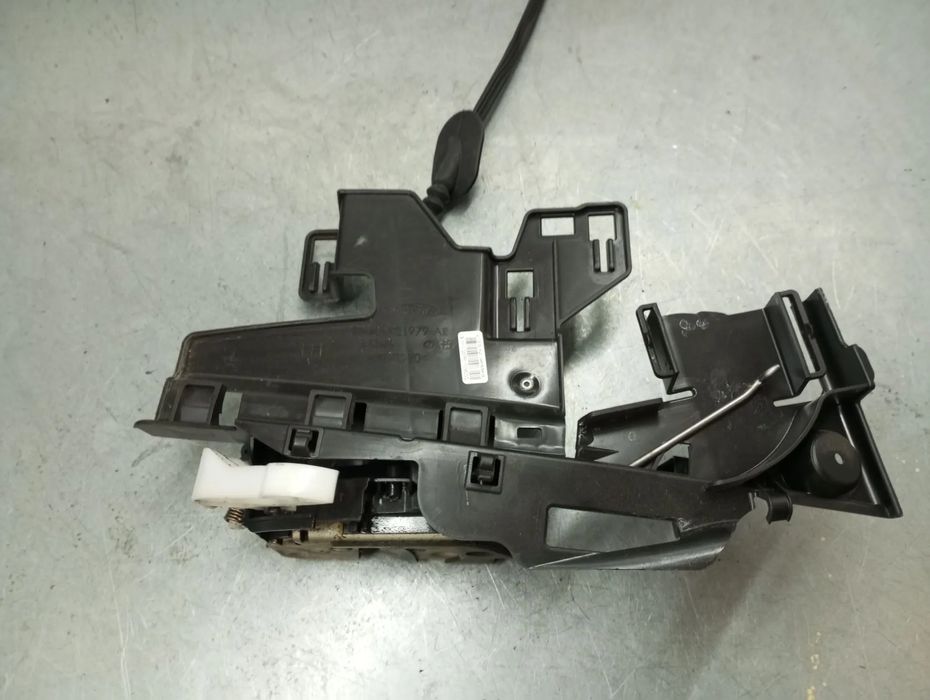 Fechadura / fecho porta frente esquerdo FORD Fiesta VI (CB1, CCN)