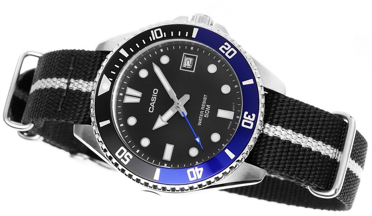 zegarek męski casio mdv-10c-1a2vef + box