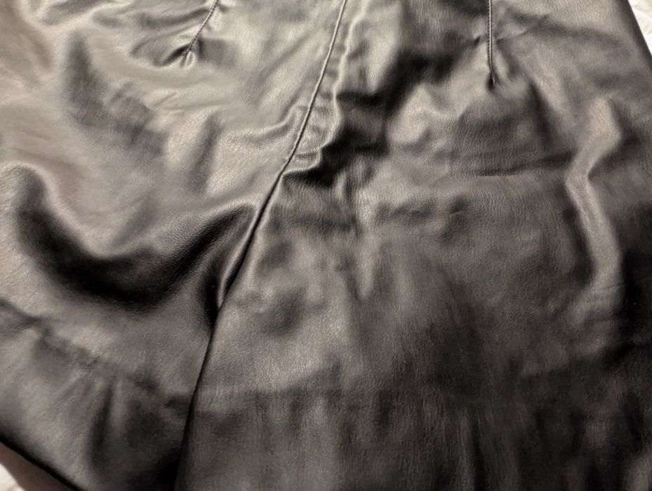 Шорти Zara з екошкіри (M)