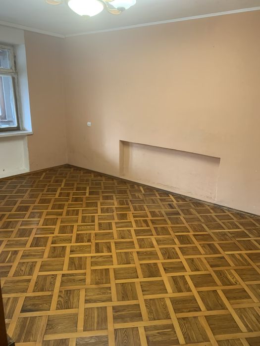 Продам квартиру 3 кімнатну з гаражем