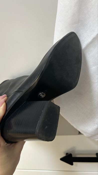 Продам шкіряні чоботи Zara