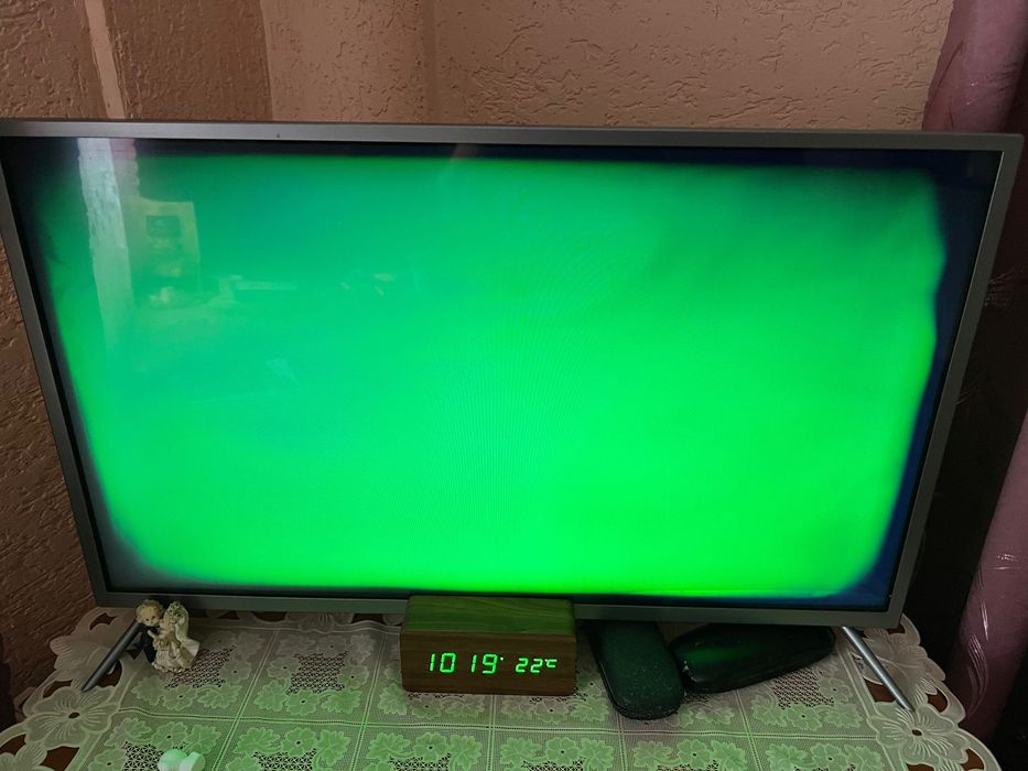 Продам на запчастини телевізор Kivi 32 дюйма
