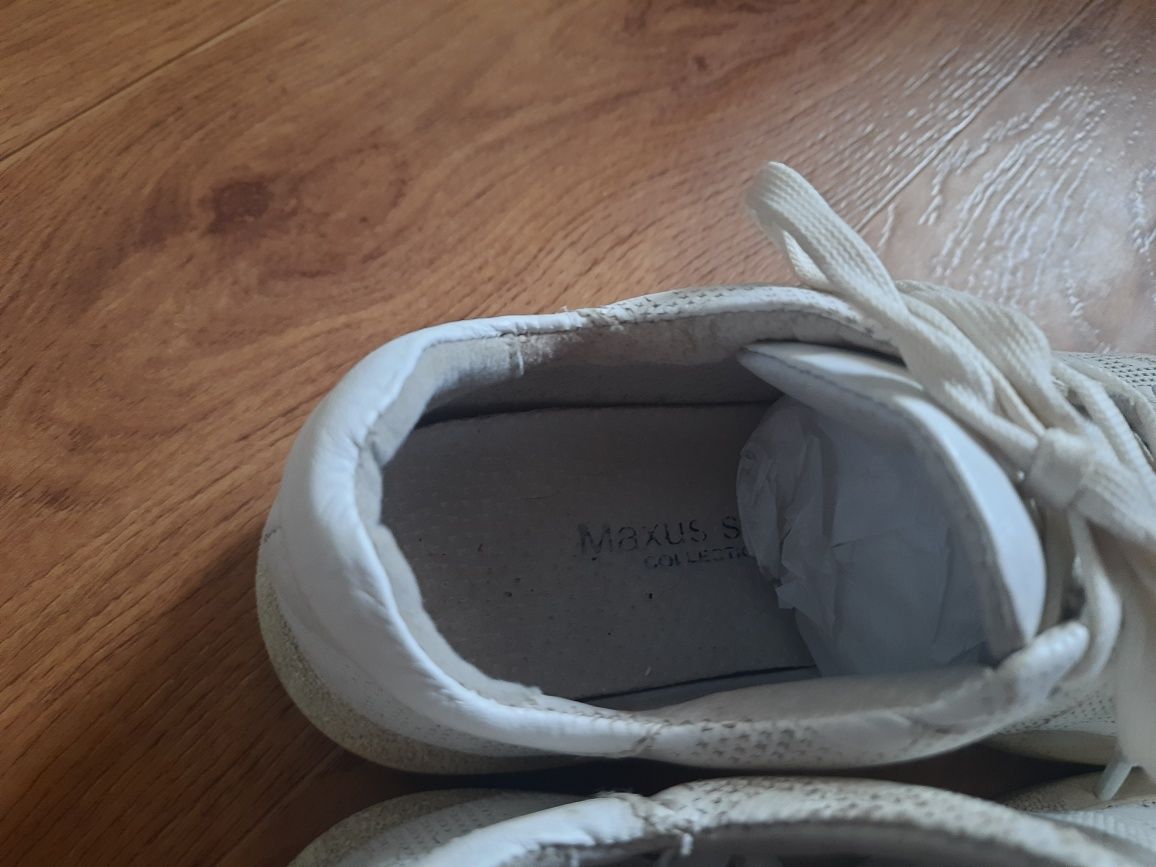 Шкіряні кросівки для дівчинки Maxus shoes, 39 розмір