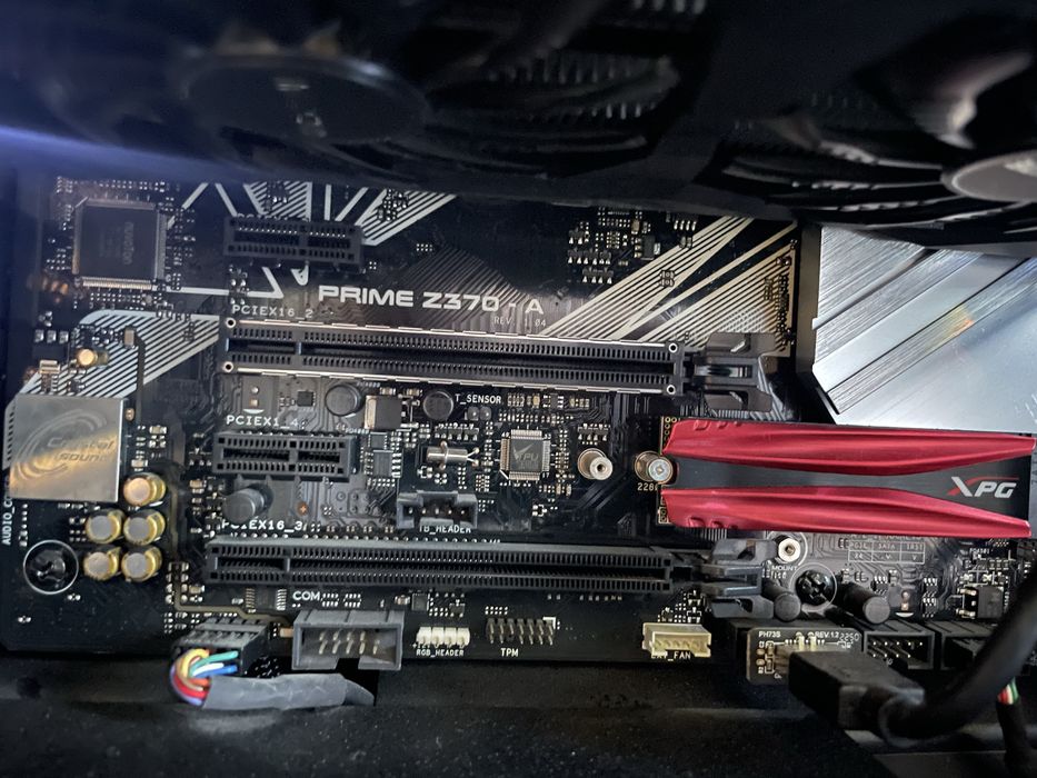 Komputer stacjonarny ASUS PRIME + I5 8600k + FRACTAL EVGA+ 512M2