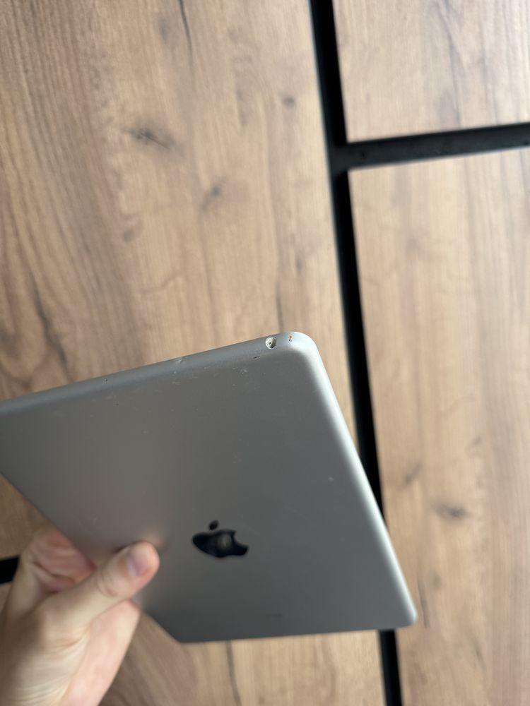 Apple iPad 6 32gb Wi-Fi