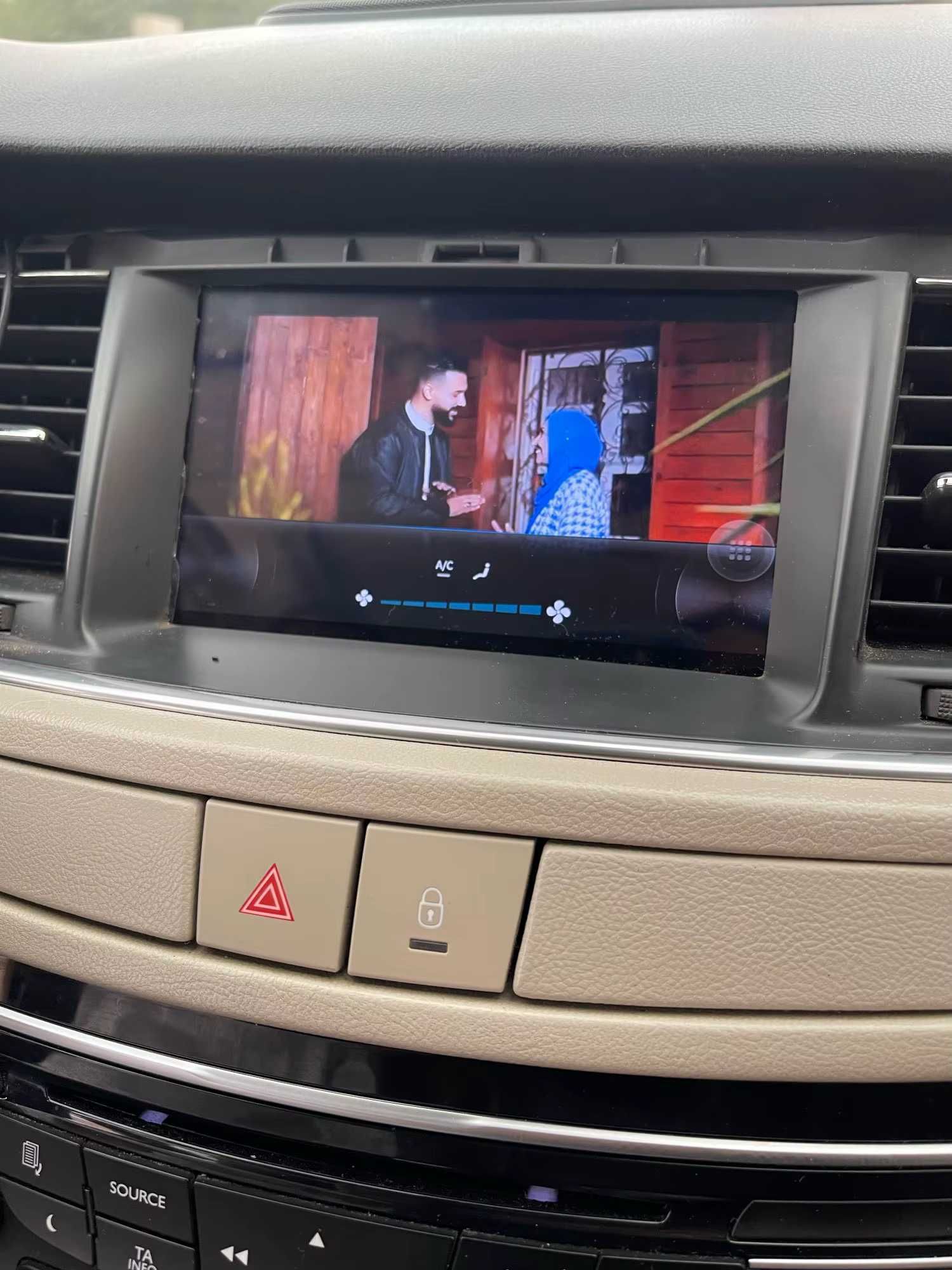 Radio Android 13 Citroen DS5 2011/2018 gps wifi bluetooth 2GB