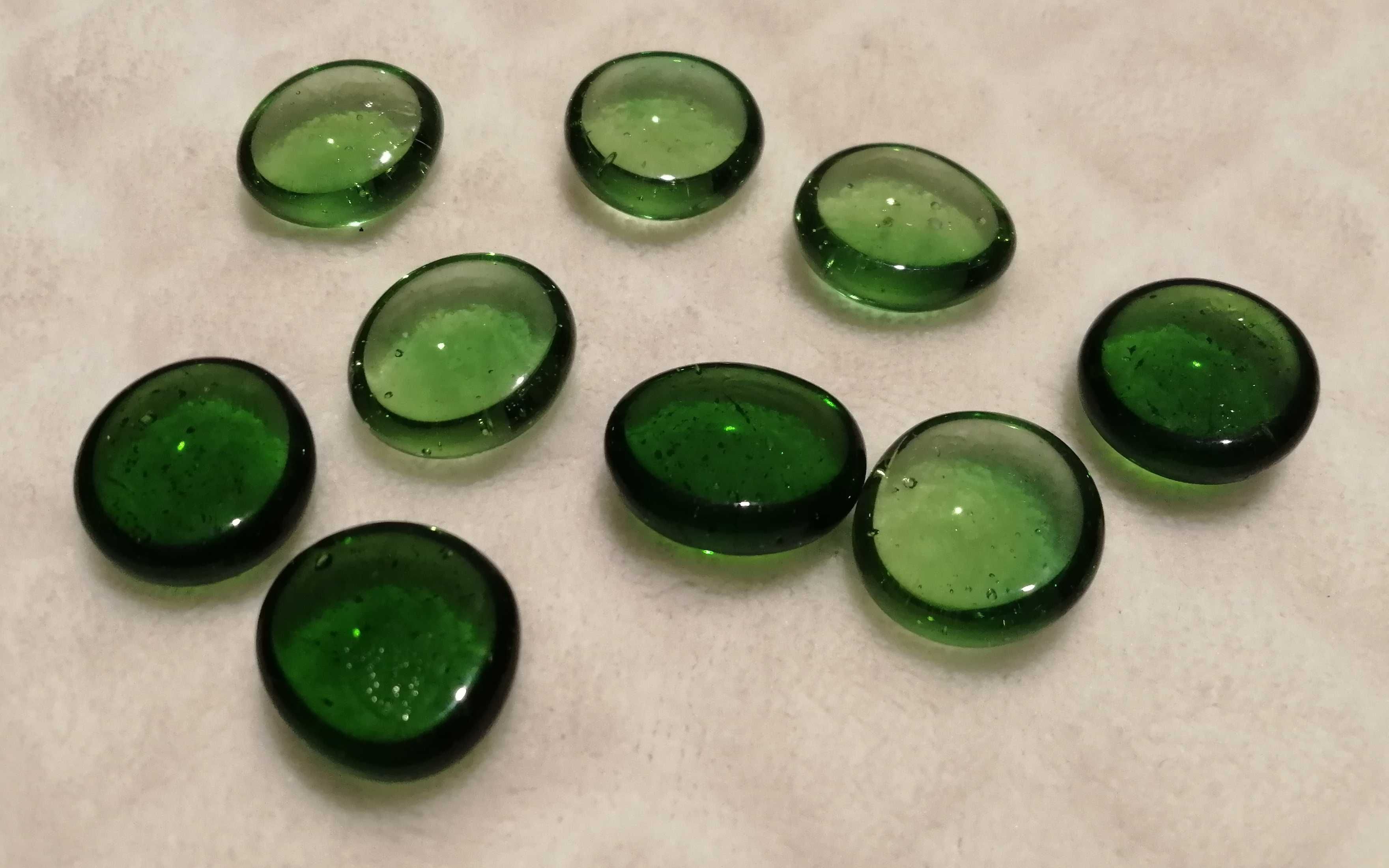 Zielone ozdobne przeźroczyste kryształki, kamyki 0,8x2cm (Kreatywne]