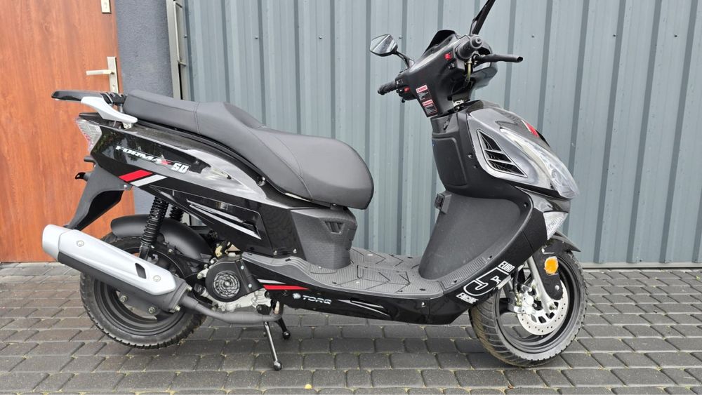 Skuter TORQ Znen Formax Euro 5 50cm3 13" 12" 5l Czarny