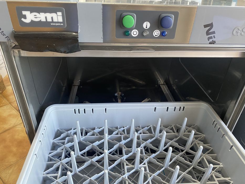 Maquinas NOVAS lavar loiça , pratos industrial ( fazemos instalação)